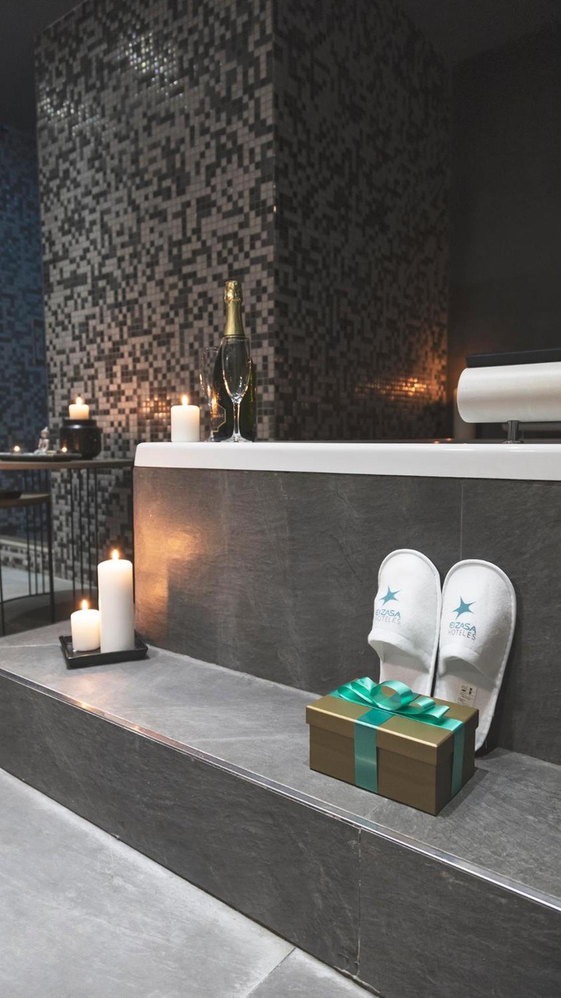 Hotel & Spa Real Jaca Buitenkant foto