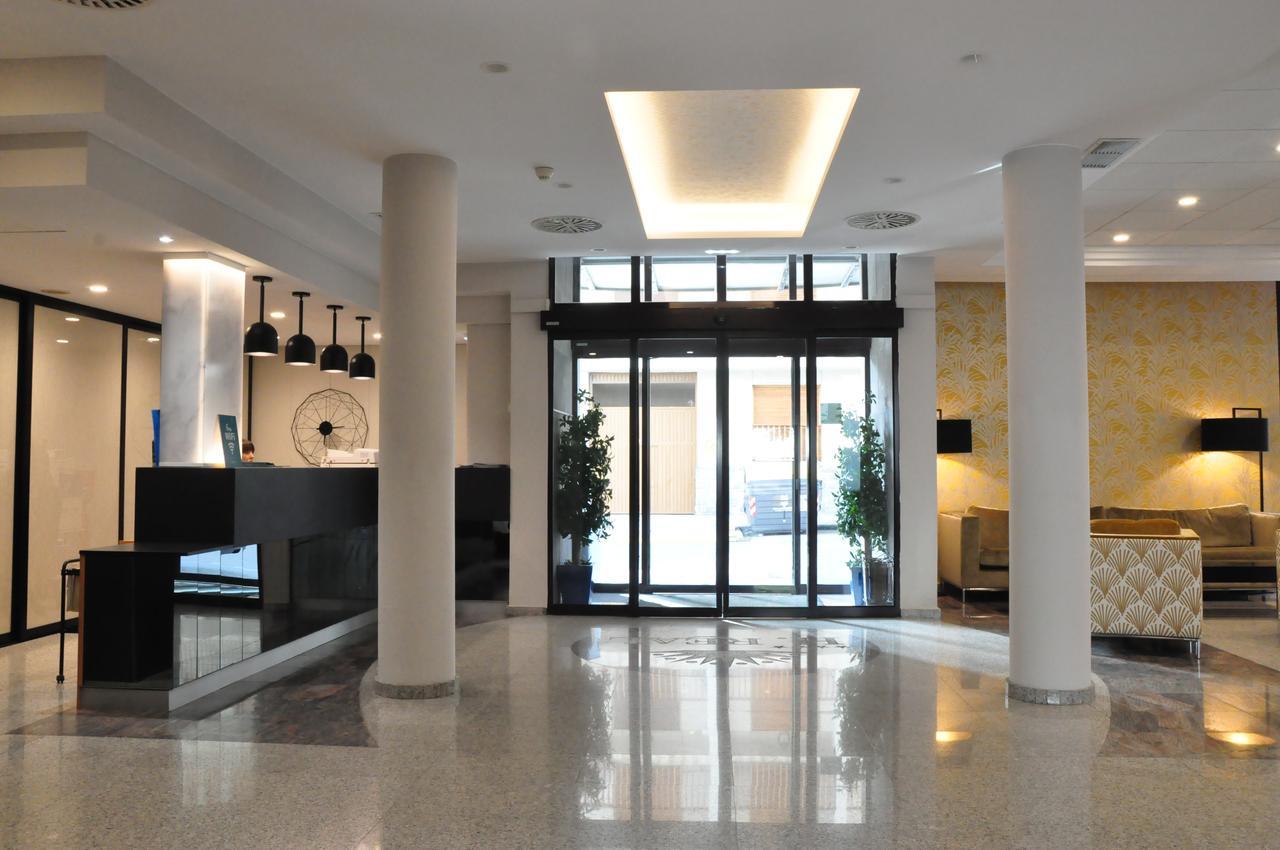 Hotel & Spa Real Jaca Buitenkant foto